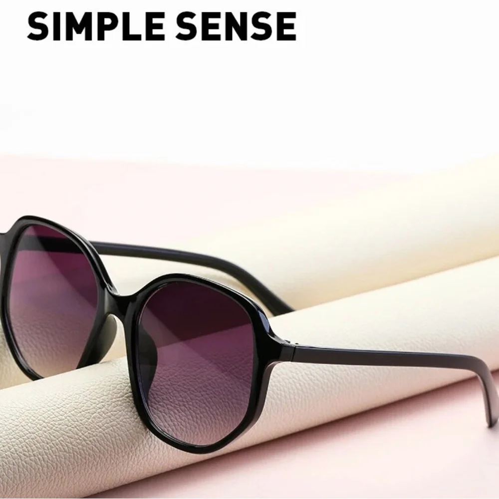 Black Square Sunglasses with Gradient Grey lens